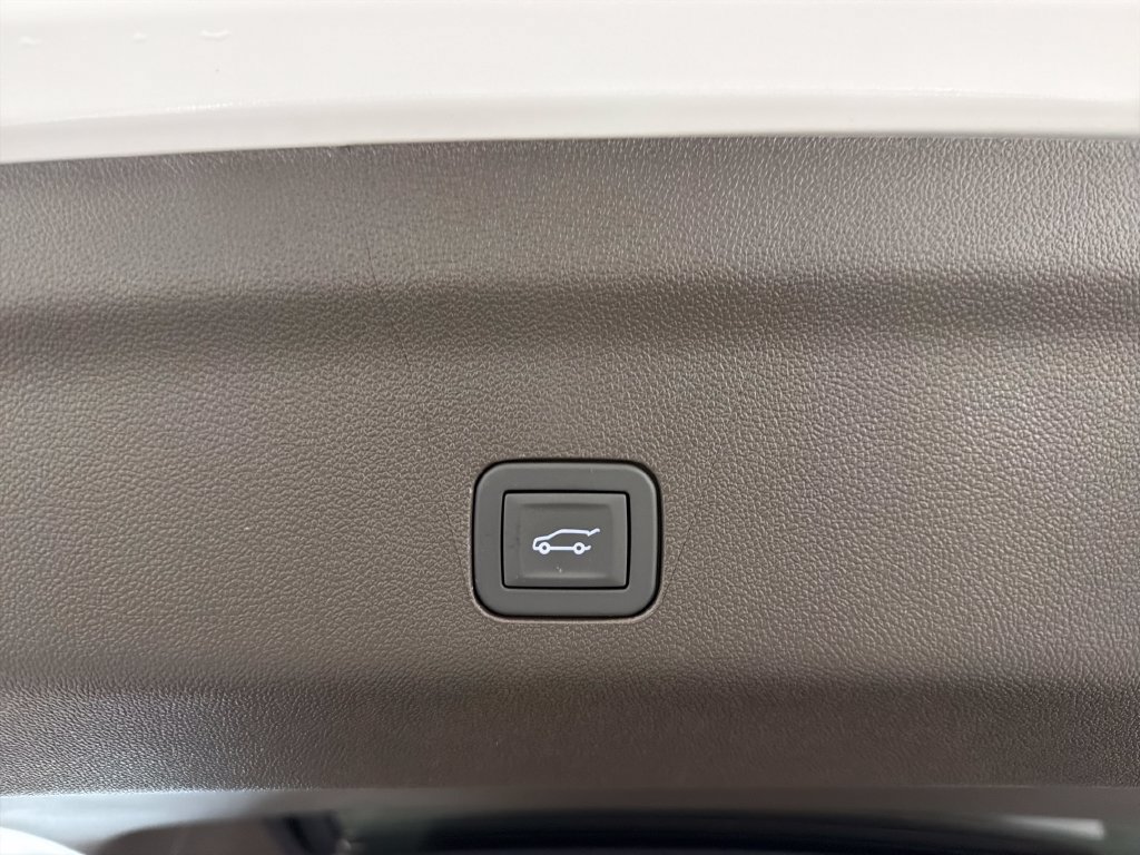 New 2027 GMC Yukon Elevation w/ LPO, Floor Liner Package RWD image 9