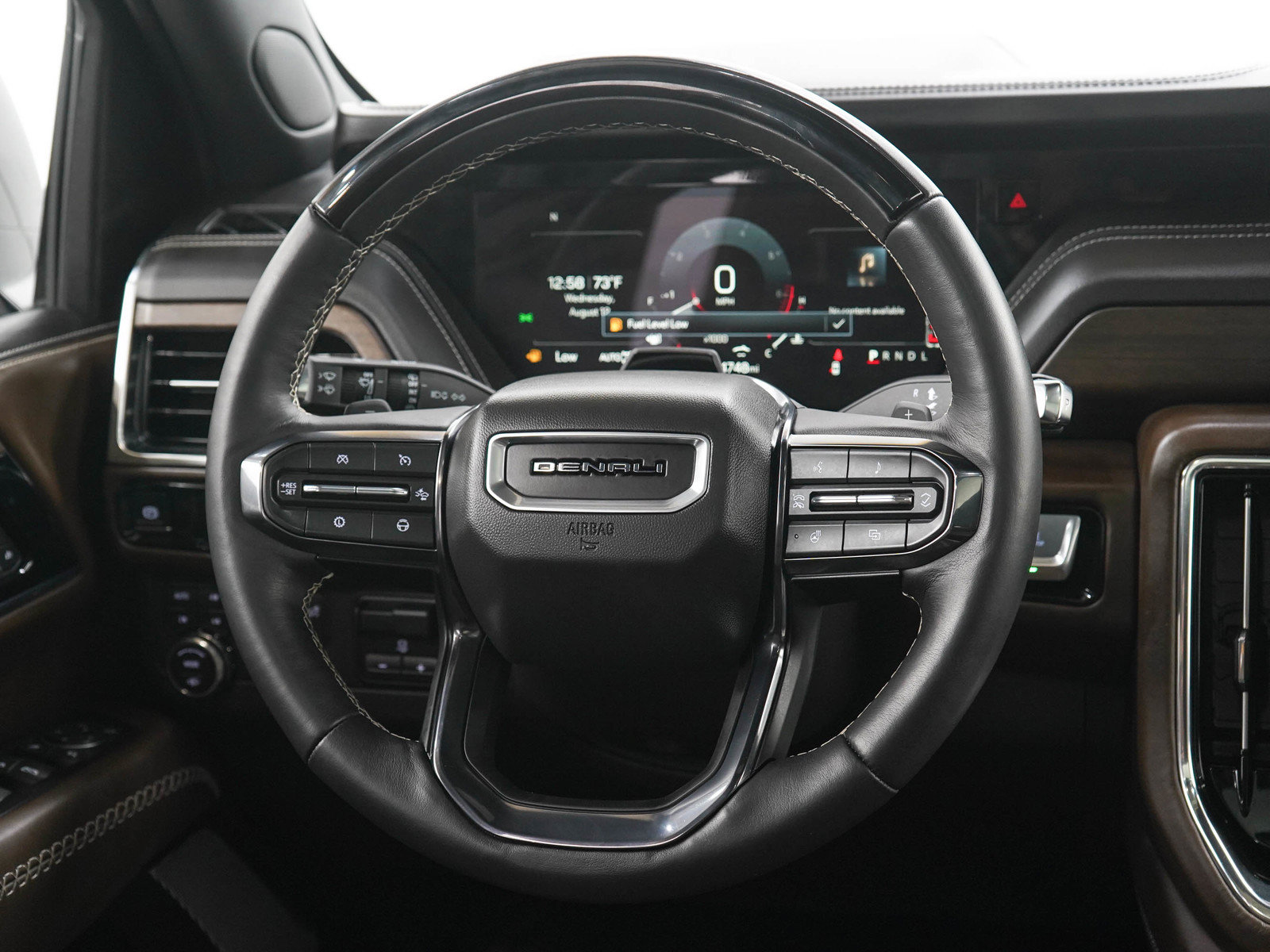 Used 2025 GMC Yukon Denali Ultimate AWD/4WD image 21