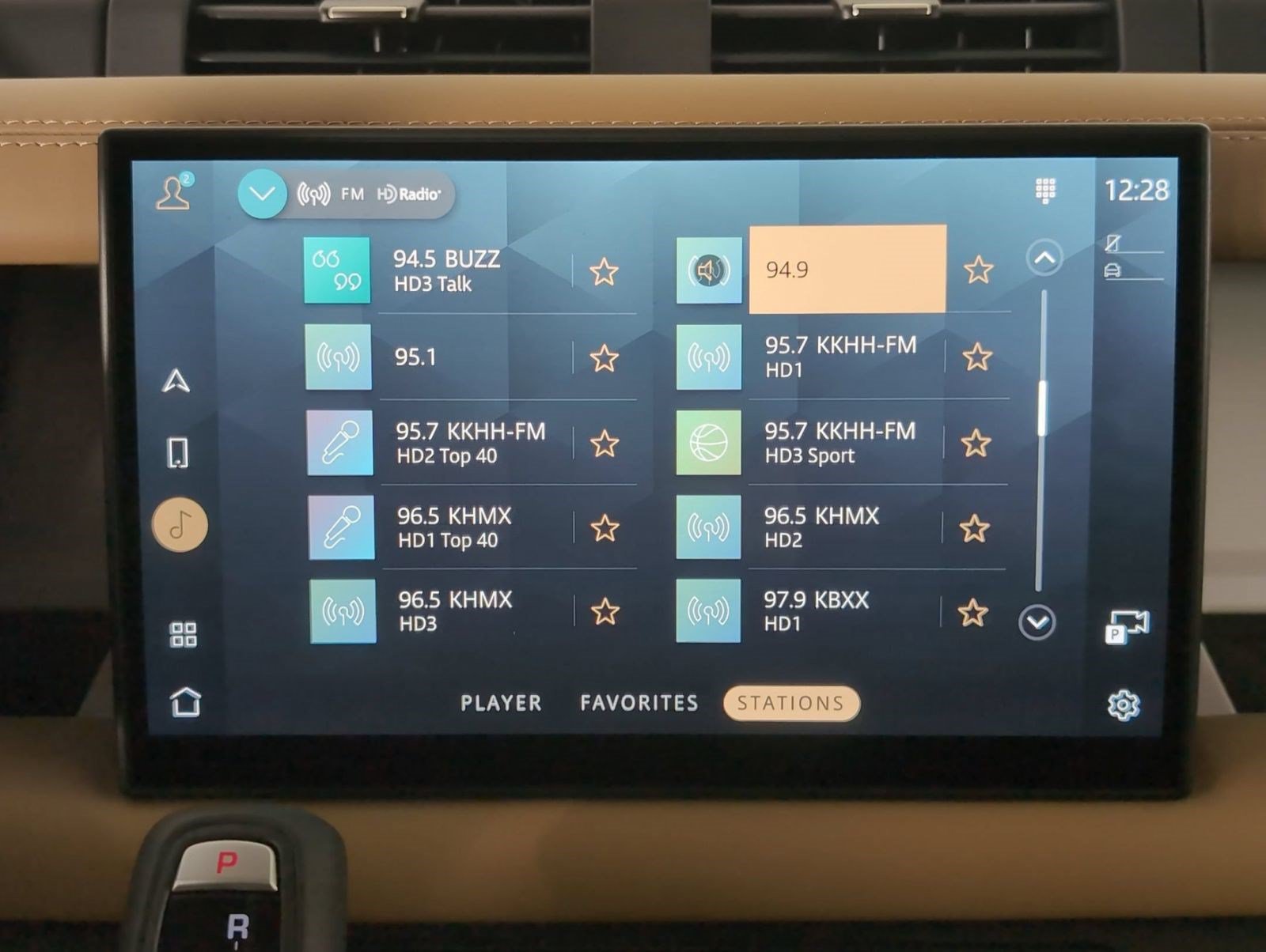 New 2025 Land Rover Defender 130 X-Dynamic SE AWD/4WD image 27