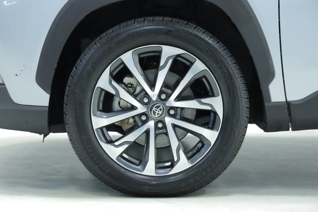 Used 2022 Toyota Corolla Cross XLE image 8