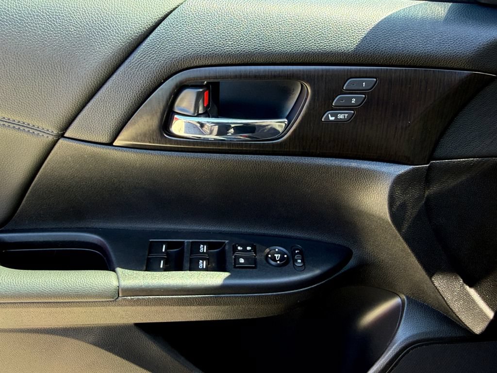 Used 2015 Honda Accord EX-L image 11