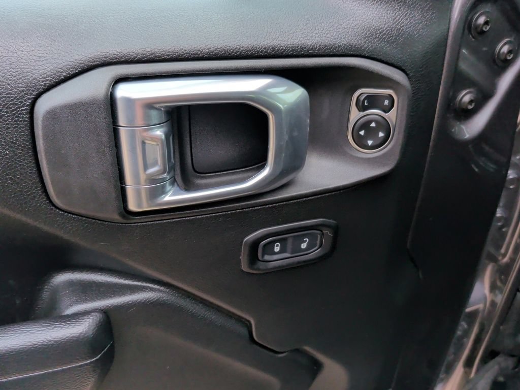 Used 2023 Jeep Gladiator Sport AWD/4WD image 11