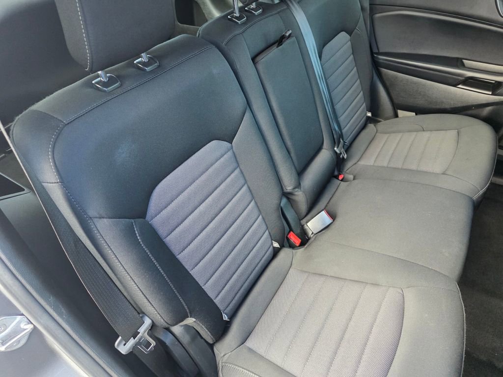 Used 2022 Ford Edge SE image 30