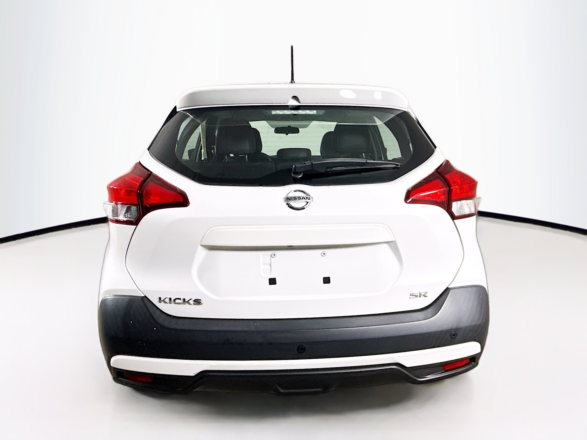 Used 2019 Nissan Kicks SR w/ SR Premium Package FWD image 30