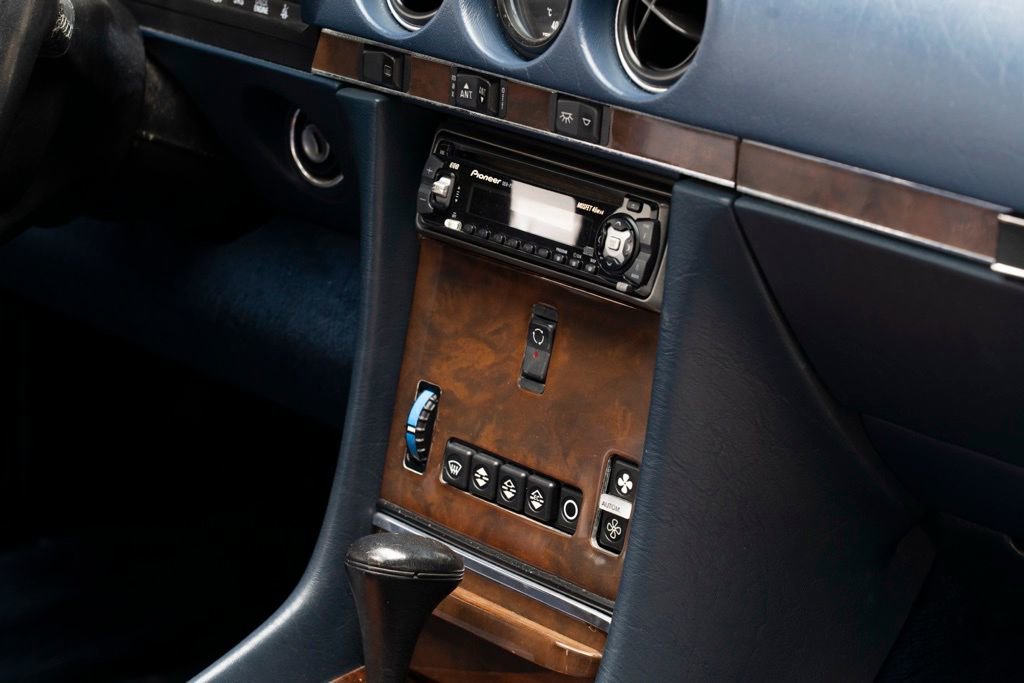 Used 1988 Mercedes-Benz 560 SL image 34