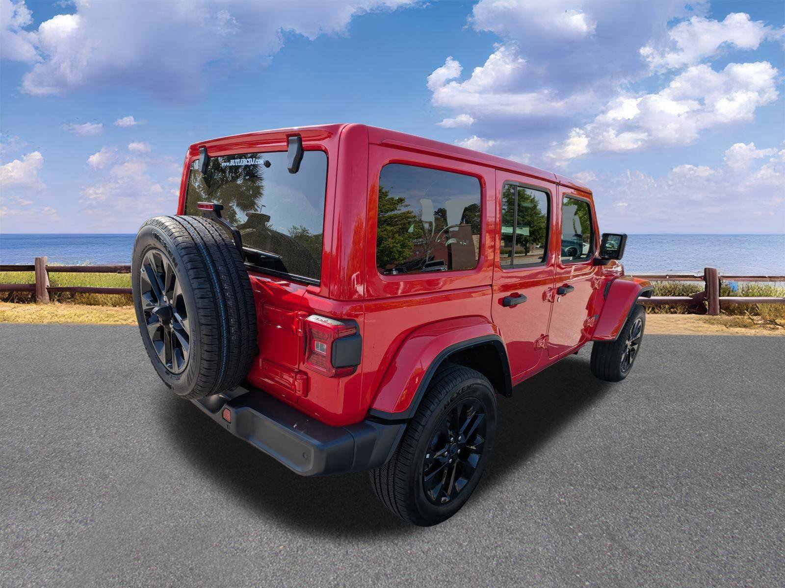 Used 2025 Jeep Wrangler Sahara w/ Safety Group AWD/4WD image 8