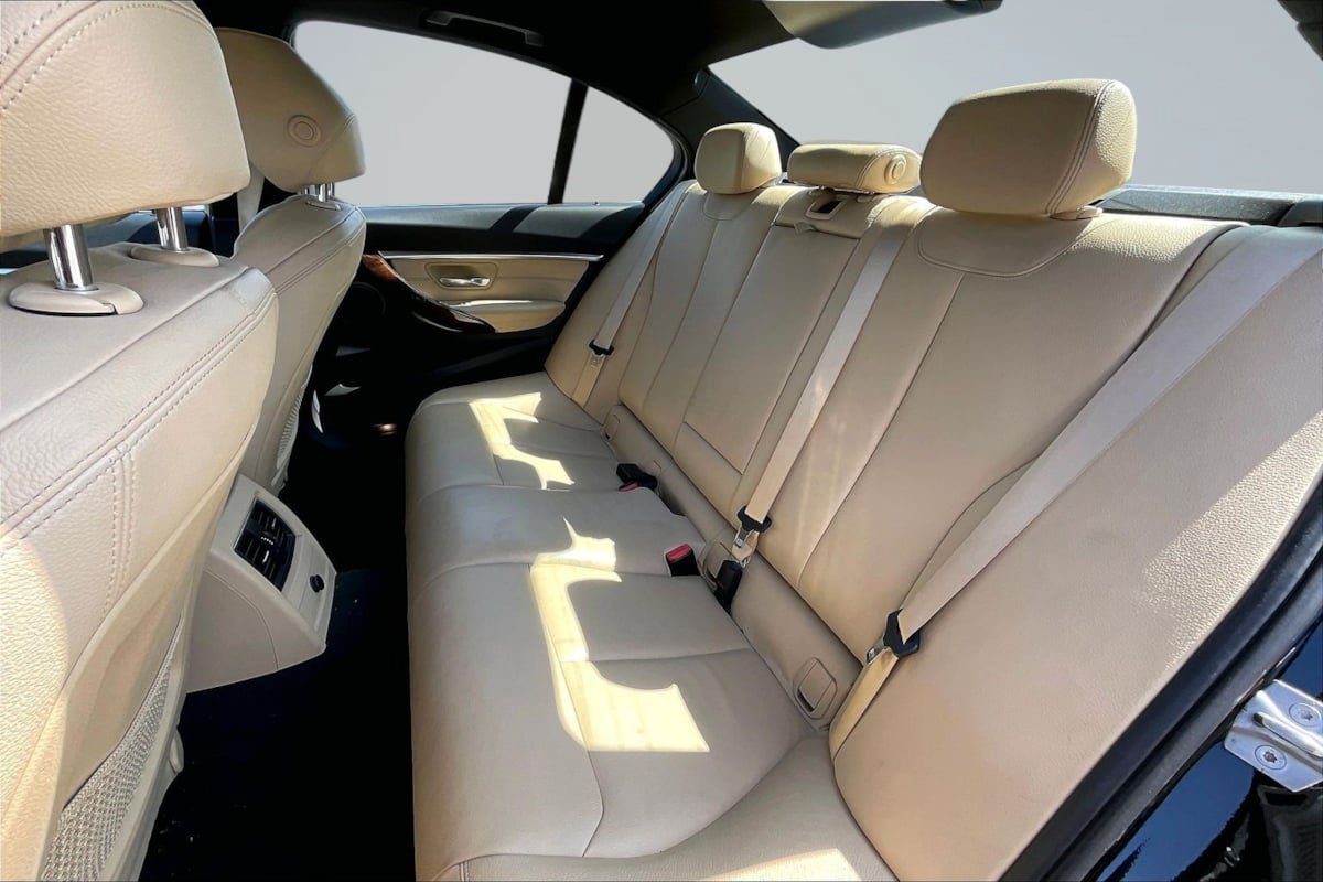 Used 2018 BMW 330e w/ Convenience Package RWD image 26
