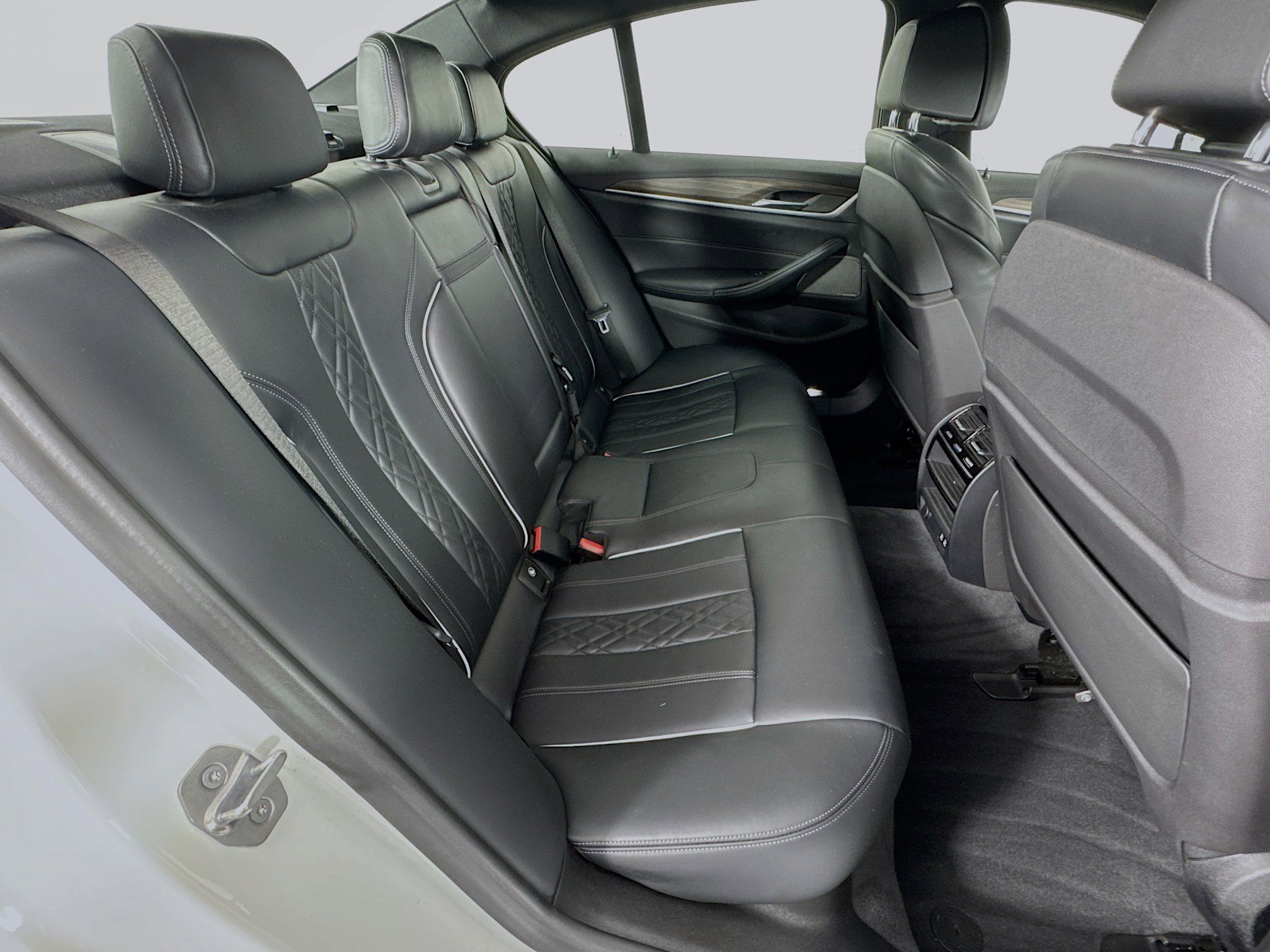 Used 2020 BMW M550i xDrive image 29