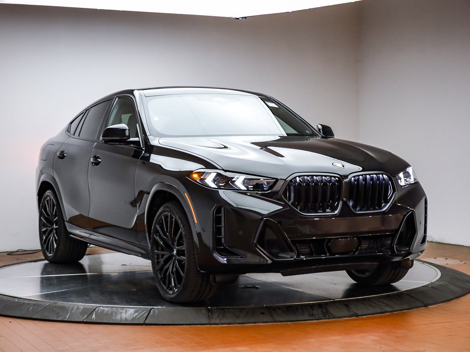 New 2026 BMW X6 xDrive40i w/ Climate Comfort Package image 3