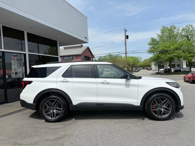 Used 2025 Ford Explorer ST w/ Sun And Sound Package image 23