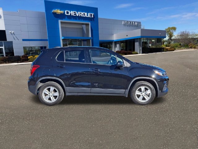 Used 2022 Chevrolet Trax LS w/ Tint and Cruise Package AWD/4WD image 25
