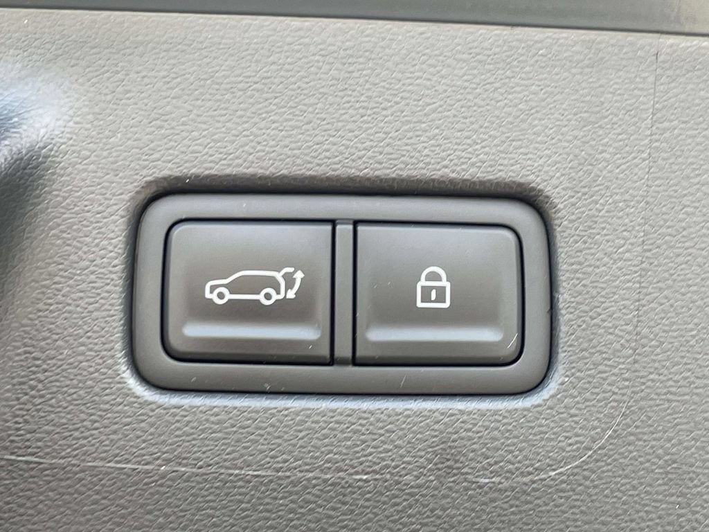 Certified 2025 Hyundai Santa Fe Limited FWD image 10