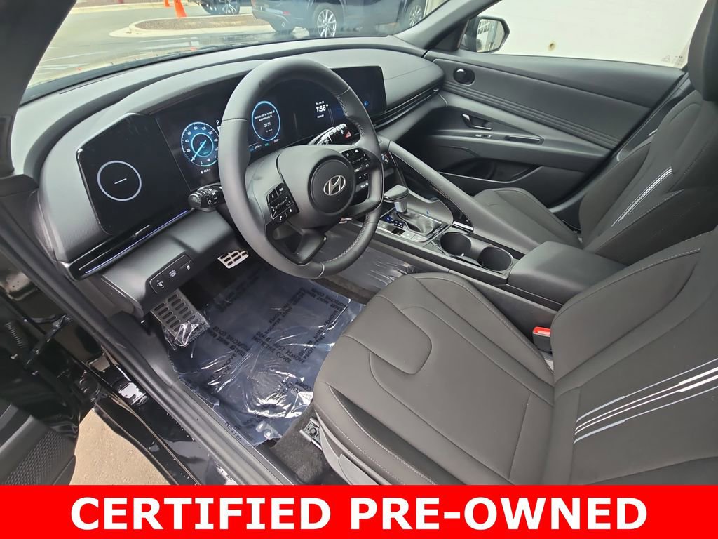 Certified 2025 Hyundai Elantra SEL image 16