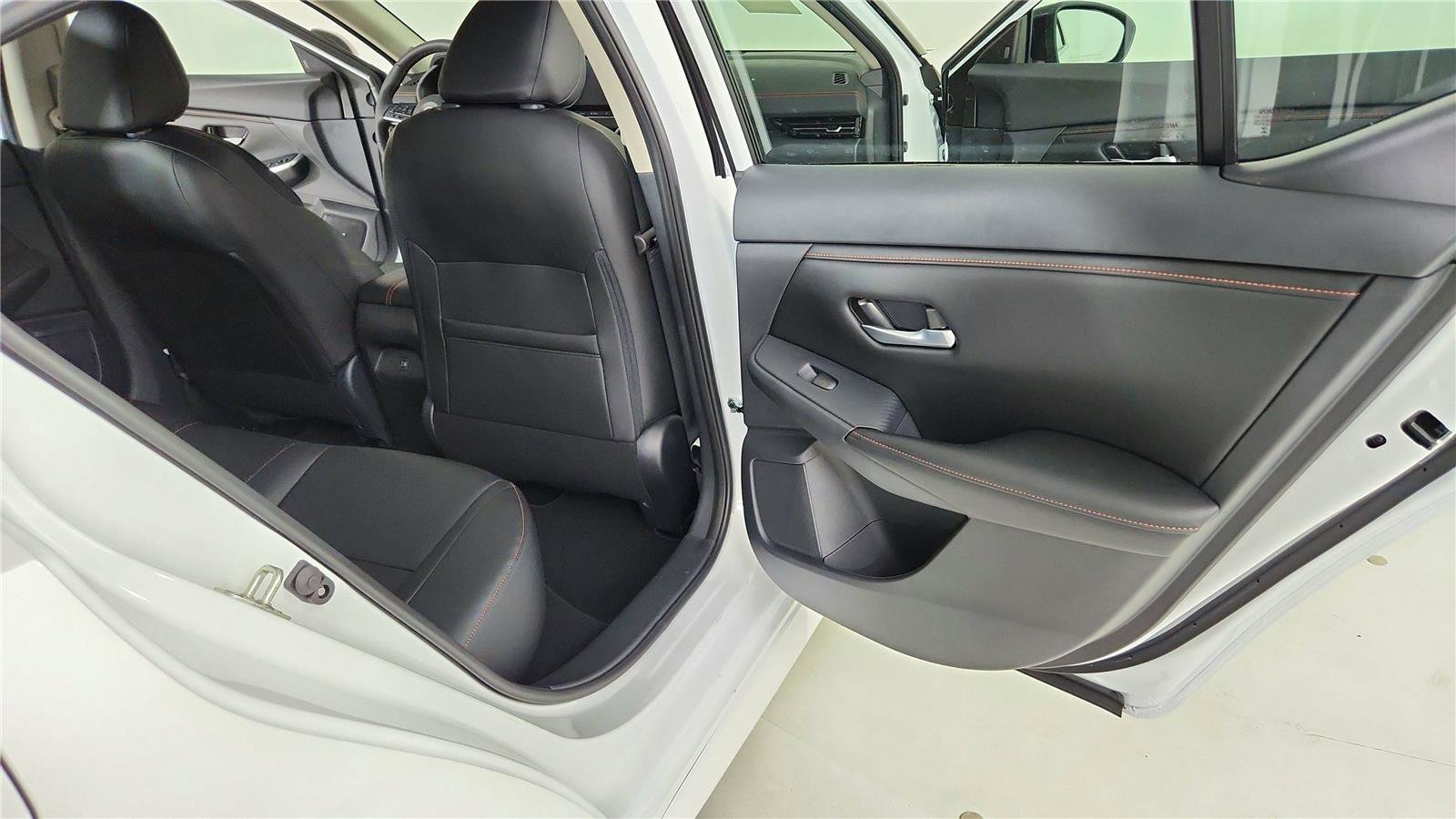 Certified 2025 Nissan Sentra SR w/ SR Premium Package image 37