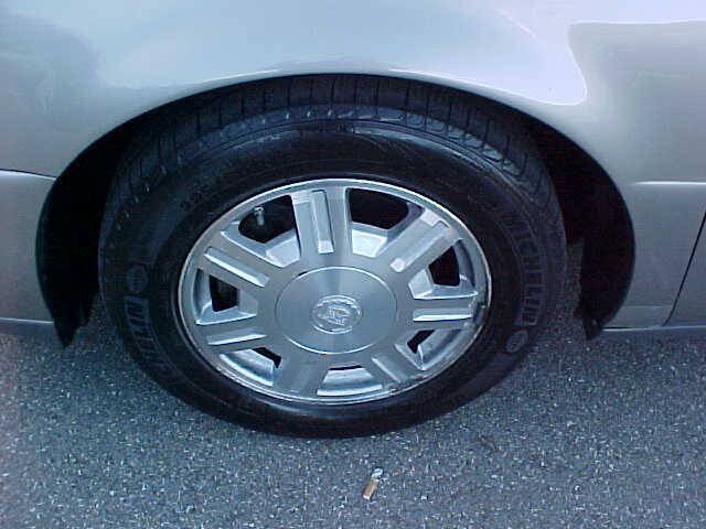 Used 2004 Cadillac De Ville FWD image 6