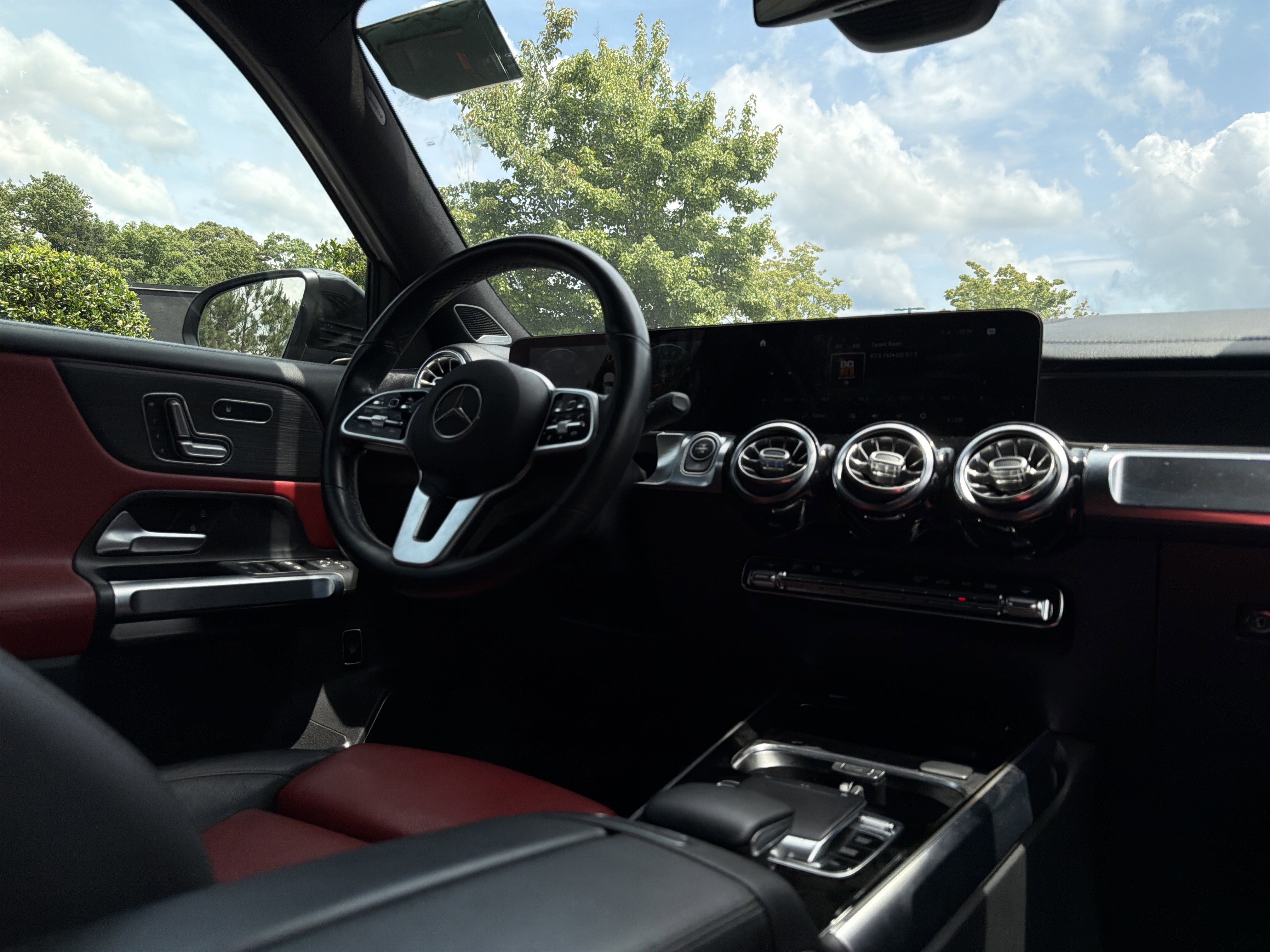 Used 2020 Mercedes-Benz GLB 250 4MATIC image 6