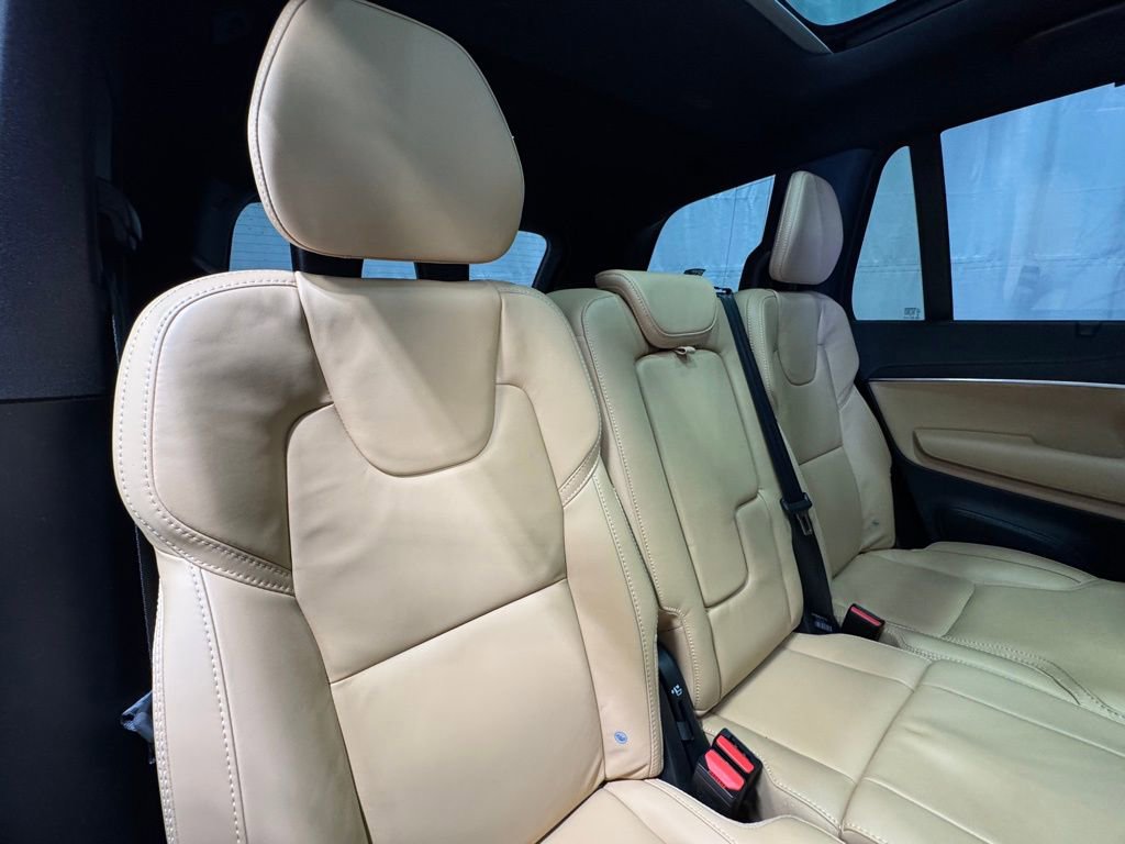 Used 2025 Volvo XC90 B6 Ultra w/ Protection Package image 27