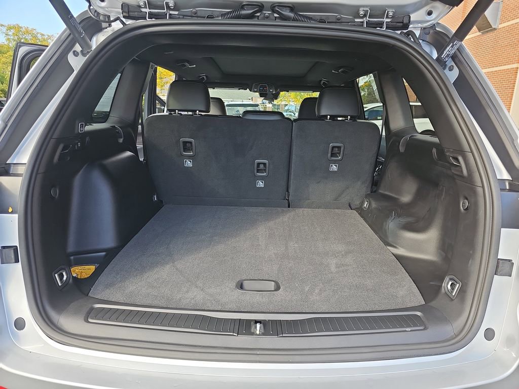 New 2025 Jeep Grand Cherokee Limited w/ Trailer Tow Package image 12