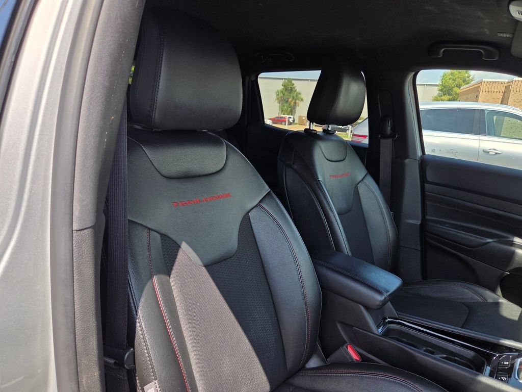 Used 2024 Jeep Compass Trailhawk AWD/4WD image 24