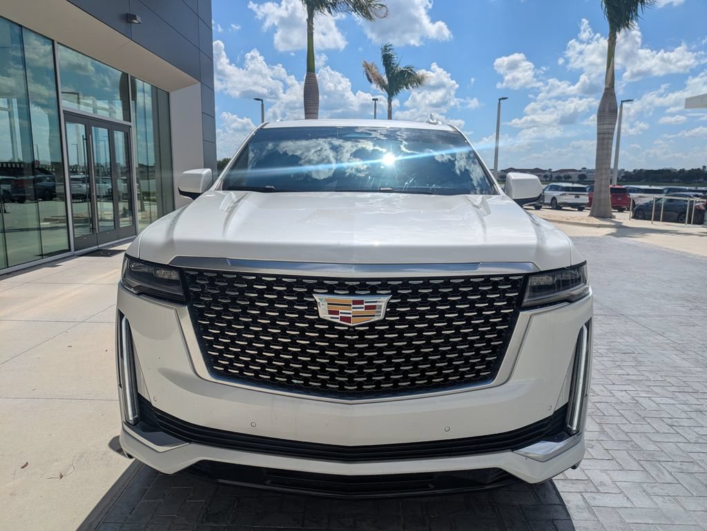 Used 2023 Cadillac Escalade Premium Luxury RWD image 3