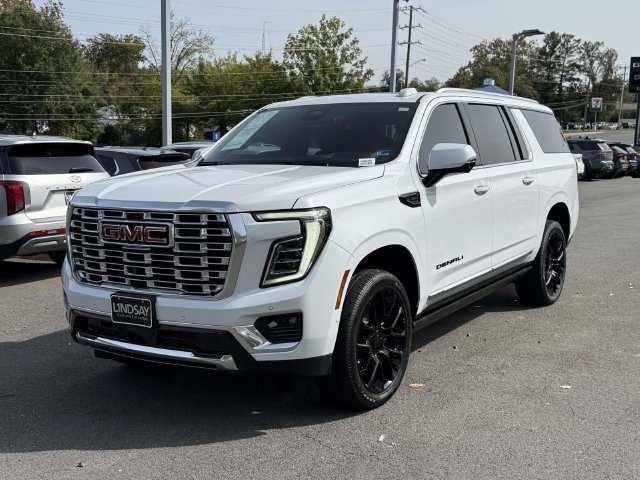 Used 2026 GMC Yukon XL Denali w/ Sun & Power Step Package AWD/4WD image 6