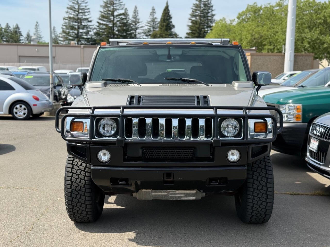 Used 2004 HUMMER H2 w/ Preferred Equipment Group image 2