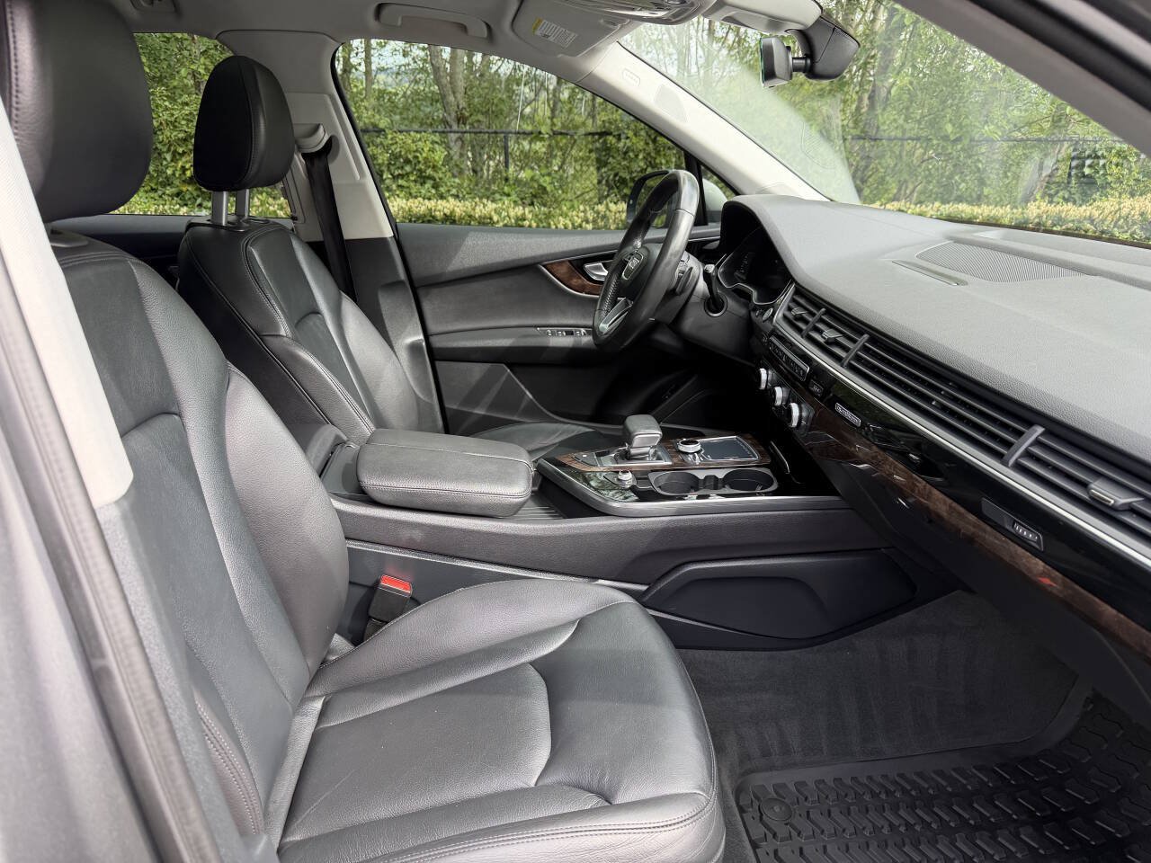 Used 2017 Audi Q7 3.0T Premium Plus w/ Premium Plus Package AWD/4WD image 16