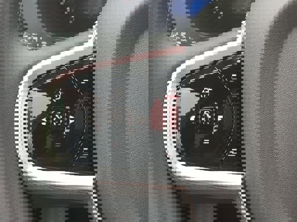 Certified 2026 Volvo XC60 B5 Plus w/ Protection Package Premier image 22