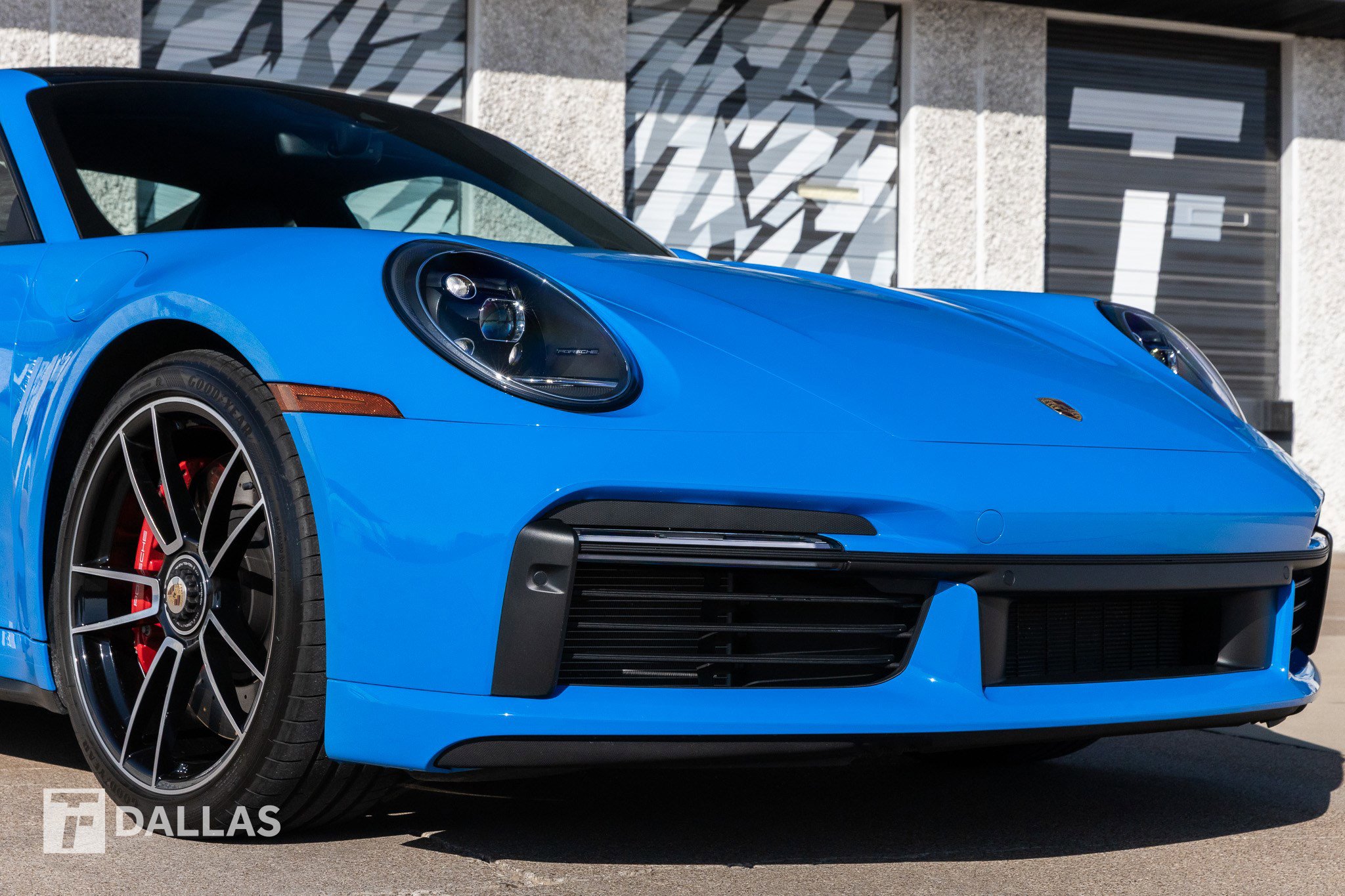 Used 2022 Porsche 911 Turbo image 2