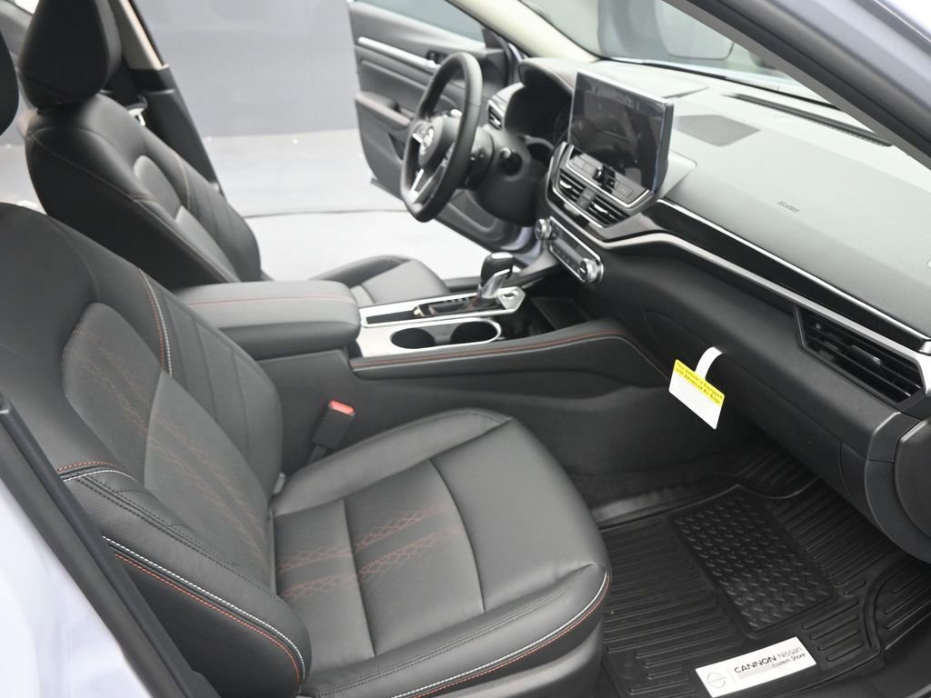 New 2025 Nissan Altima 2.5 SR image 19