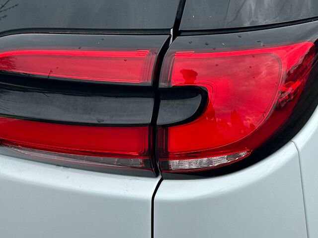 Used 2022 Chrysler Pacifica Touring-L w/ Uconnect Theater Family Group image 35