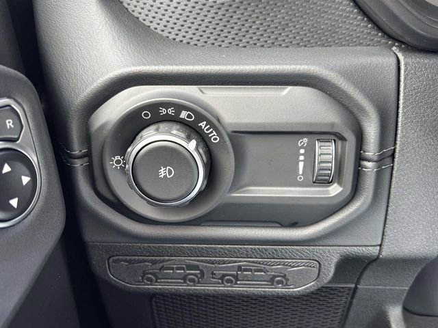 New 2026 Jeep Wrangler Unlimited Rubicon w/ Xtreme 35 Tire Package image 14