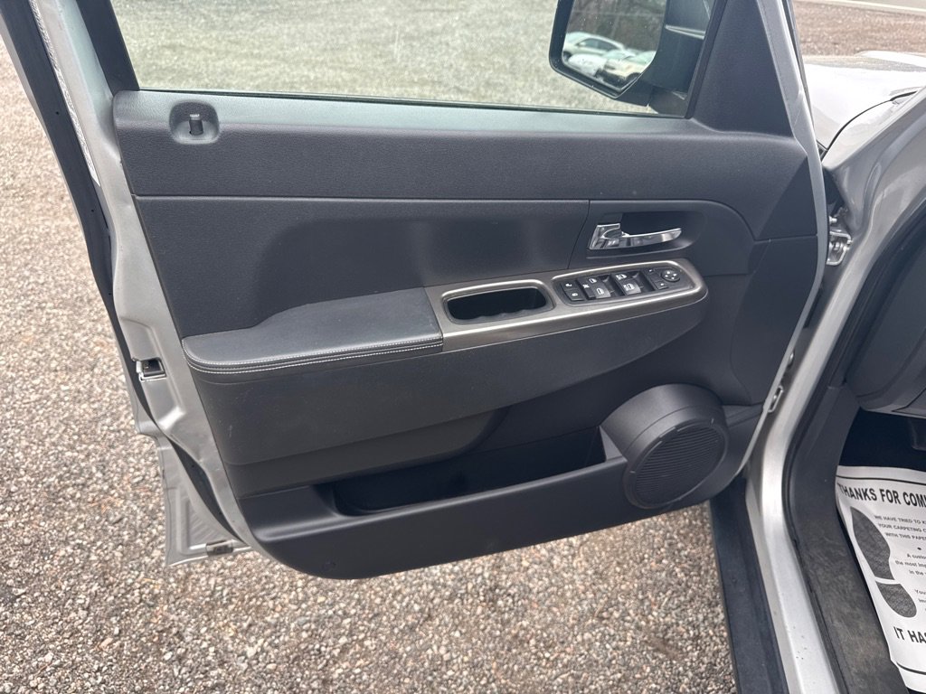 Used 2012 Jeep Liberty Limited Jet image 24