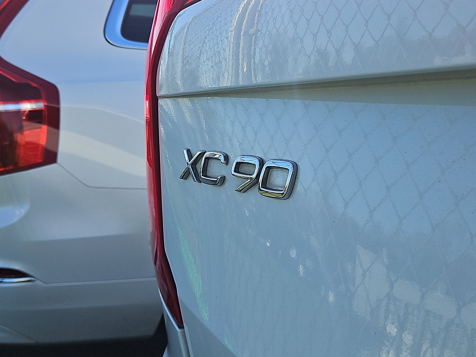 Used 2018 Volvo XC90 T5 Momentum w/ Protection Package image 8