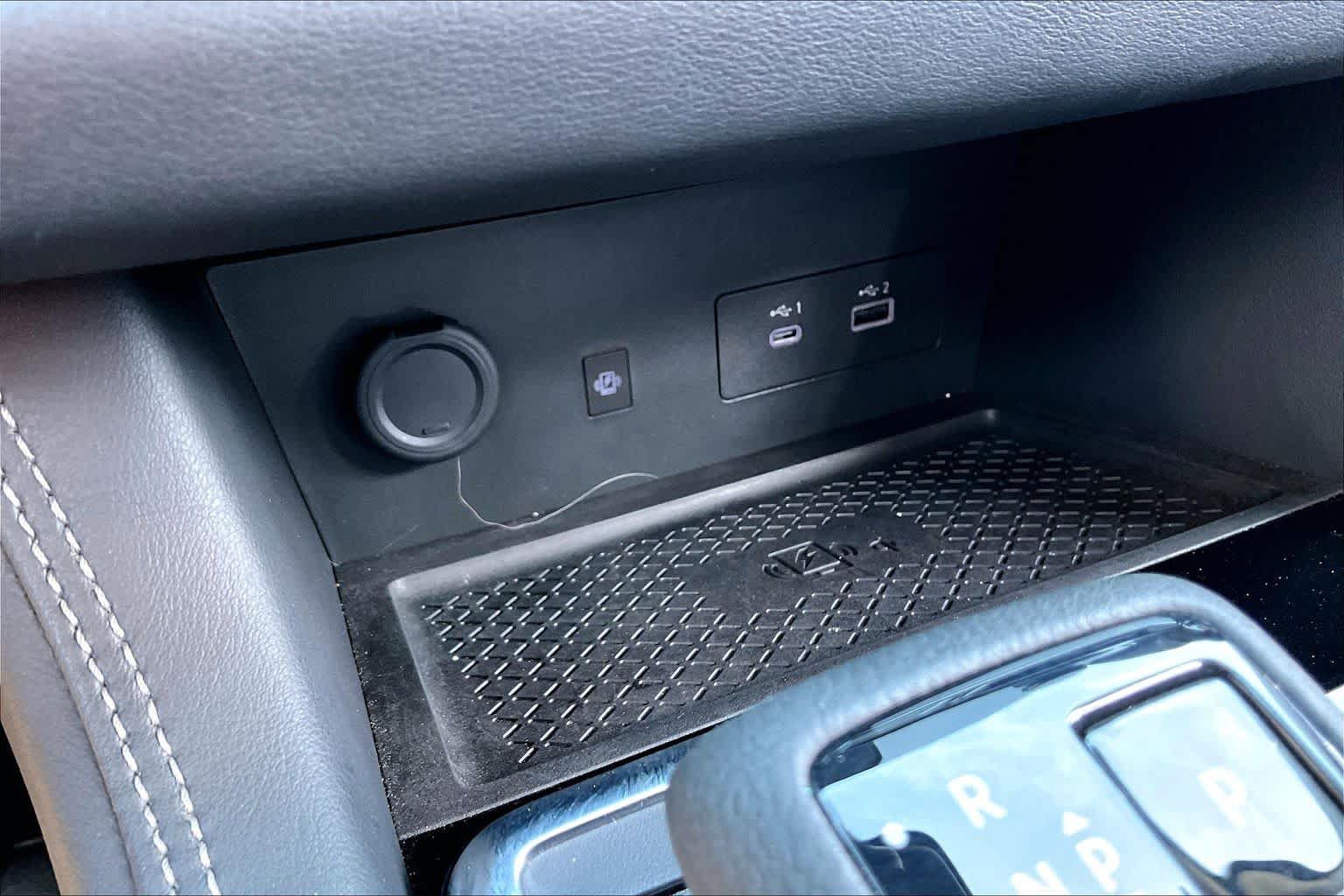 Certified 2024 Nissan Pathfinder Platinum FWD image 32
