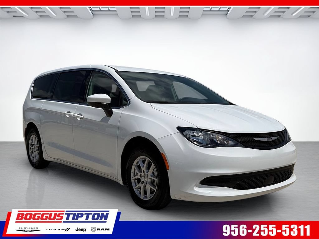 Used 2023 Chrysler Voyager LX FWD image 1