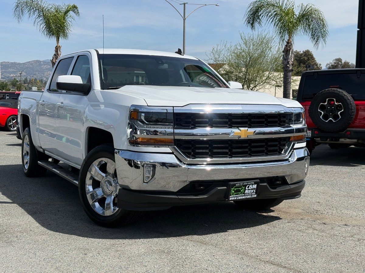 Used 2018 Chevrolet Silverado 1500 LT w/ LT Eassist Package image 2