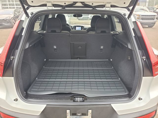 Certified 2026 Volvo XC40 B5 Ultra w/ Climate Package AWD/4WD image 33