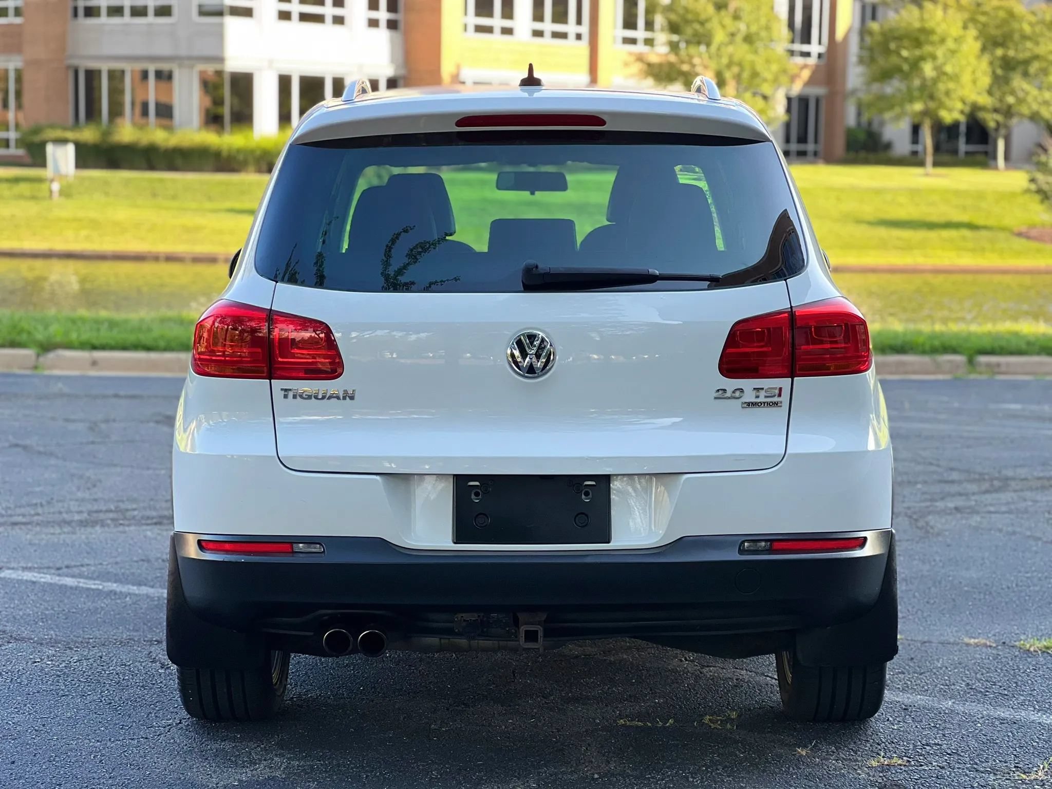 Used 2015 Volkswagen Tiguan SEL AWD/4WD image 4