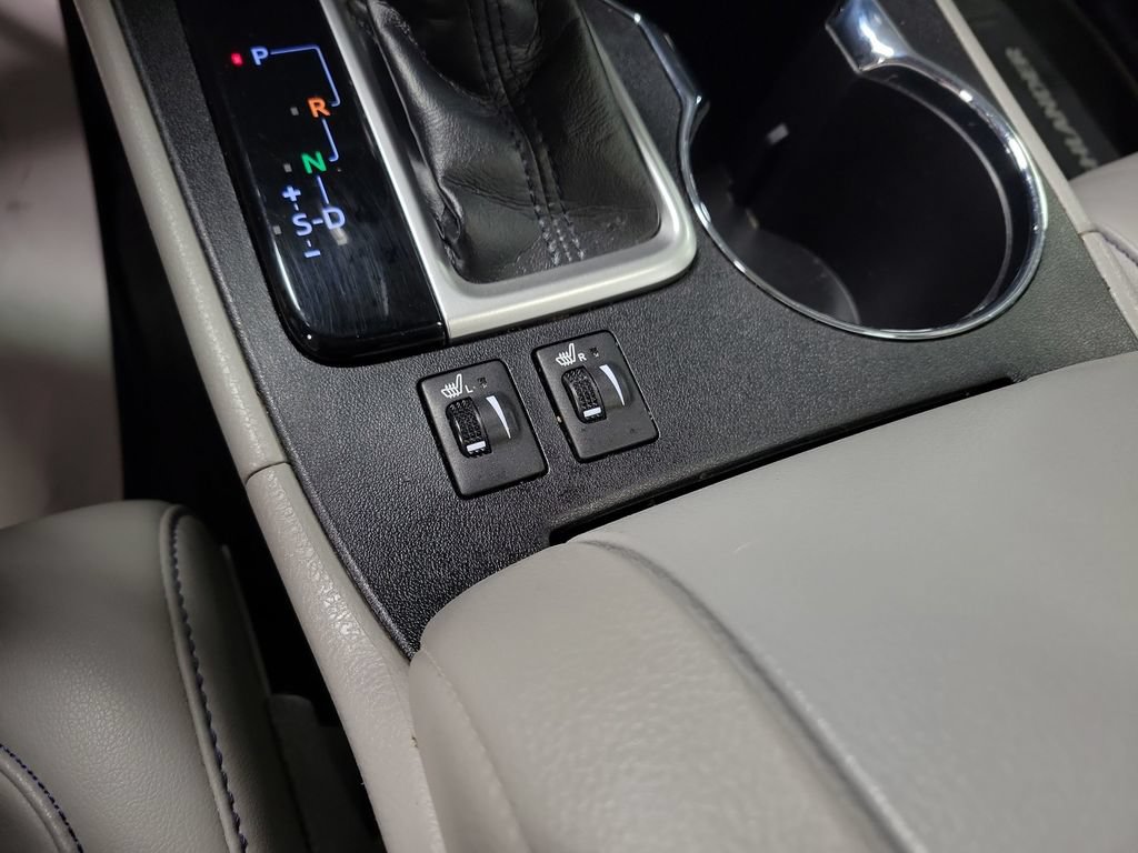 Used 2019 Toyota Highlander XLE AWD/4WD image 17