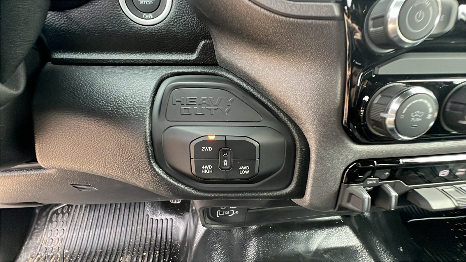 New 2026 RAM 2500 Tradesman w/ Chrome Appearance Group AWD/4WD image 26
