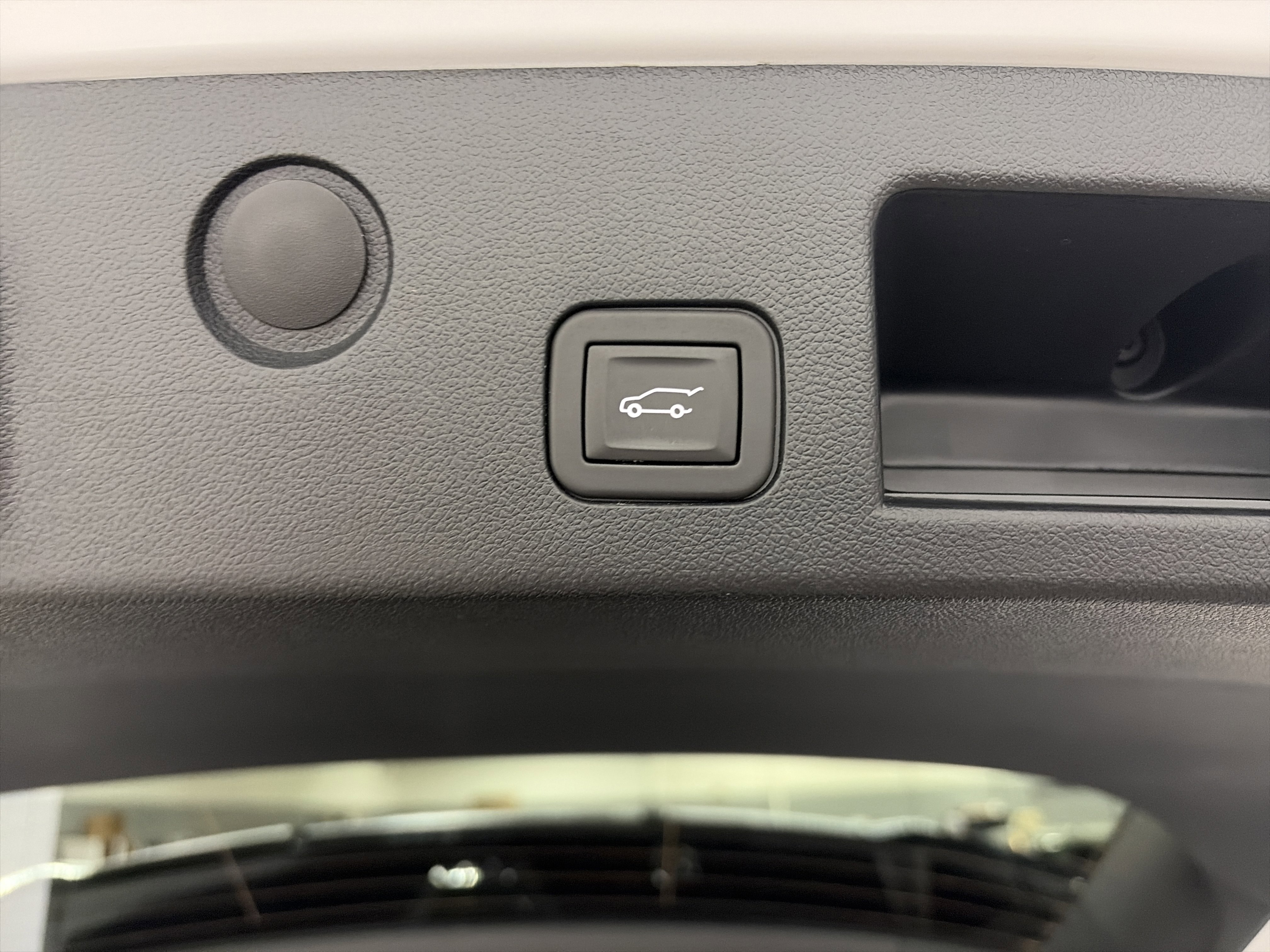 Used 2025 Chevrolet Equinox LT w/ Convenience Package II image 30