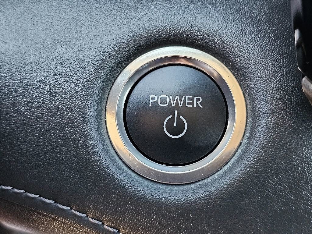 Used 2025 Toyota Highlander Limited image 34