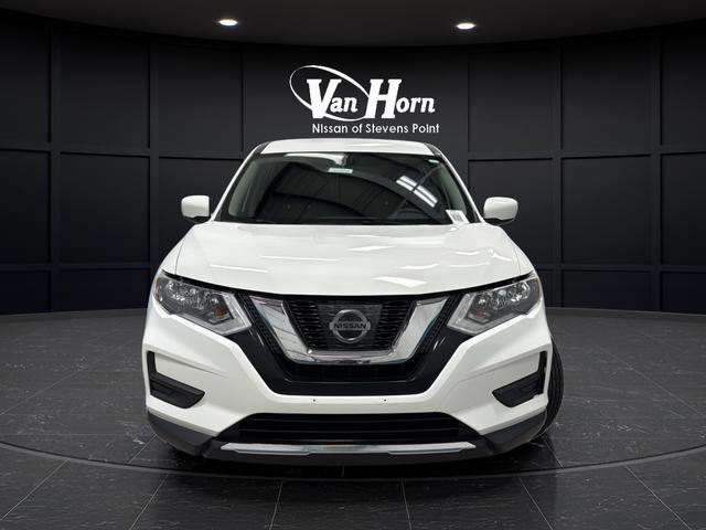 Used 2017 Nissan Rogue S image 2