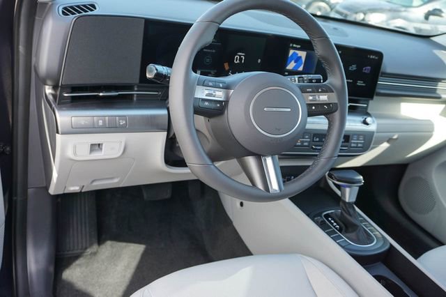 Used 2025 Hyundai Kona SEL image 10