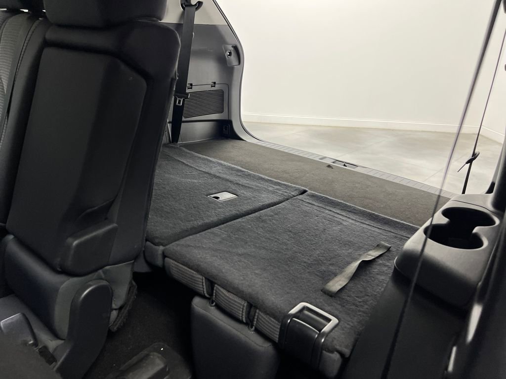 Used 2023 Toyota Highlander LE image 25