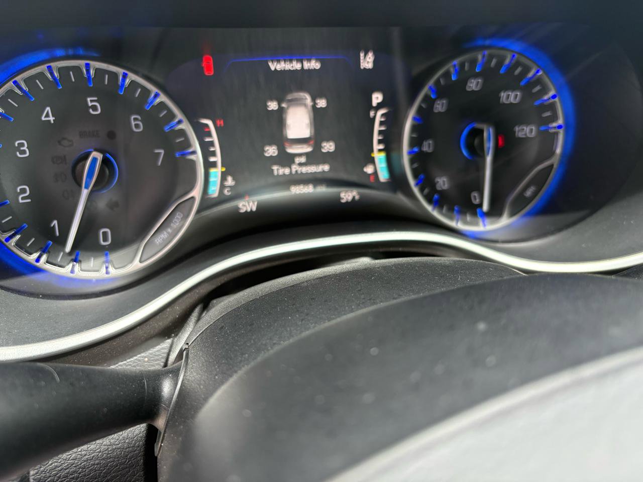 Used 2020 Chrysler Pacifica Touring w/ Advanced Safetytec Group FWD image 14