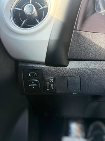 Used 2017 Toyota Corolla LE image 18