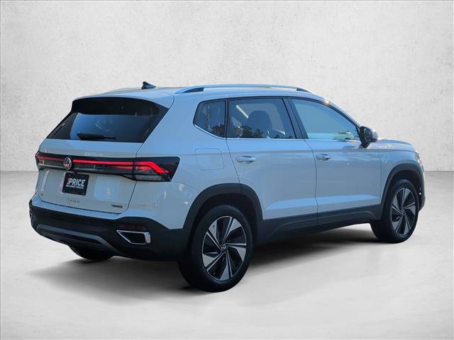 Used 2025 Volkswagen Taos SE AWD/4WD image 5