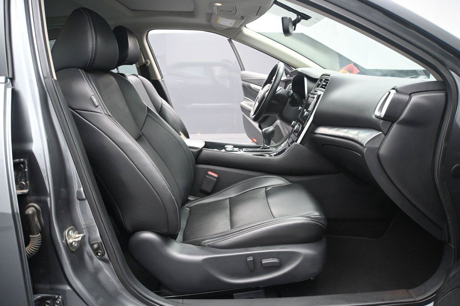 Used 2019 Nissan Maxima 3.5 SL w/ Floor Mat Group FWD image 15